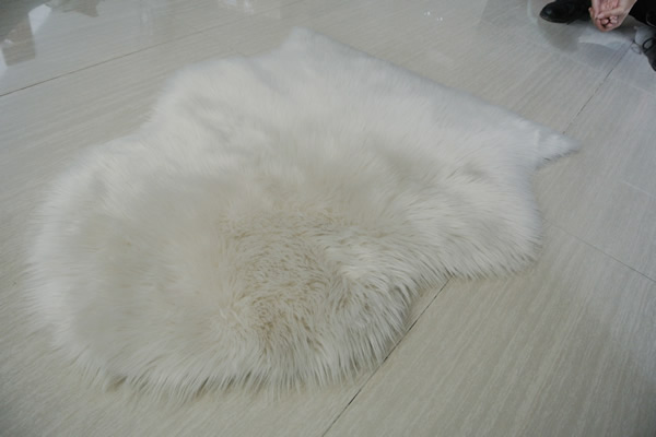 Faux Fur Rug Cream Sheepskin Shape 1200GMS