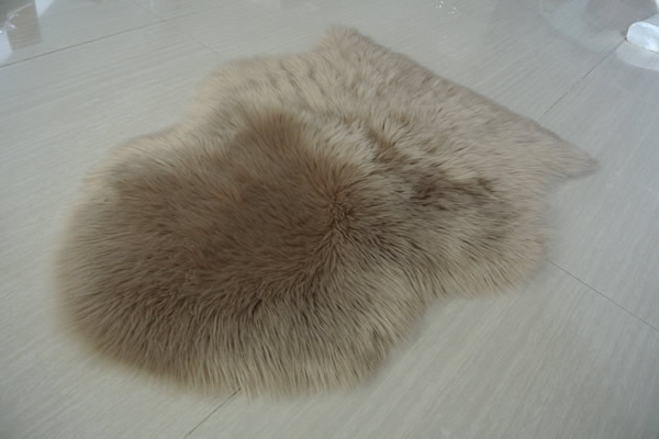 Faux Fur Rug Beige Sheepskin Shape 1200GMS