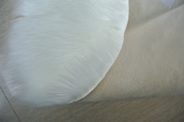 Faux Fur Rug White Sheepskin Shape 1200GMS